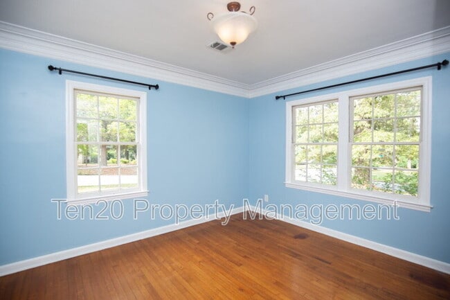 Photo - 1706 Wells Dr