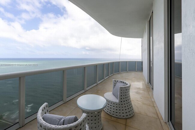 Building Photo - 15811 Collins Ave Unit 4002 Rental