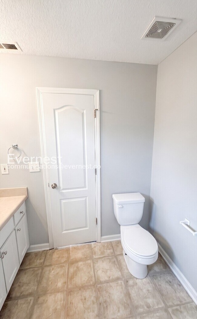Photo - 8641 Thomas Ln