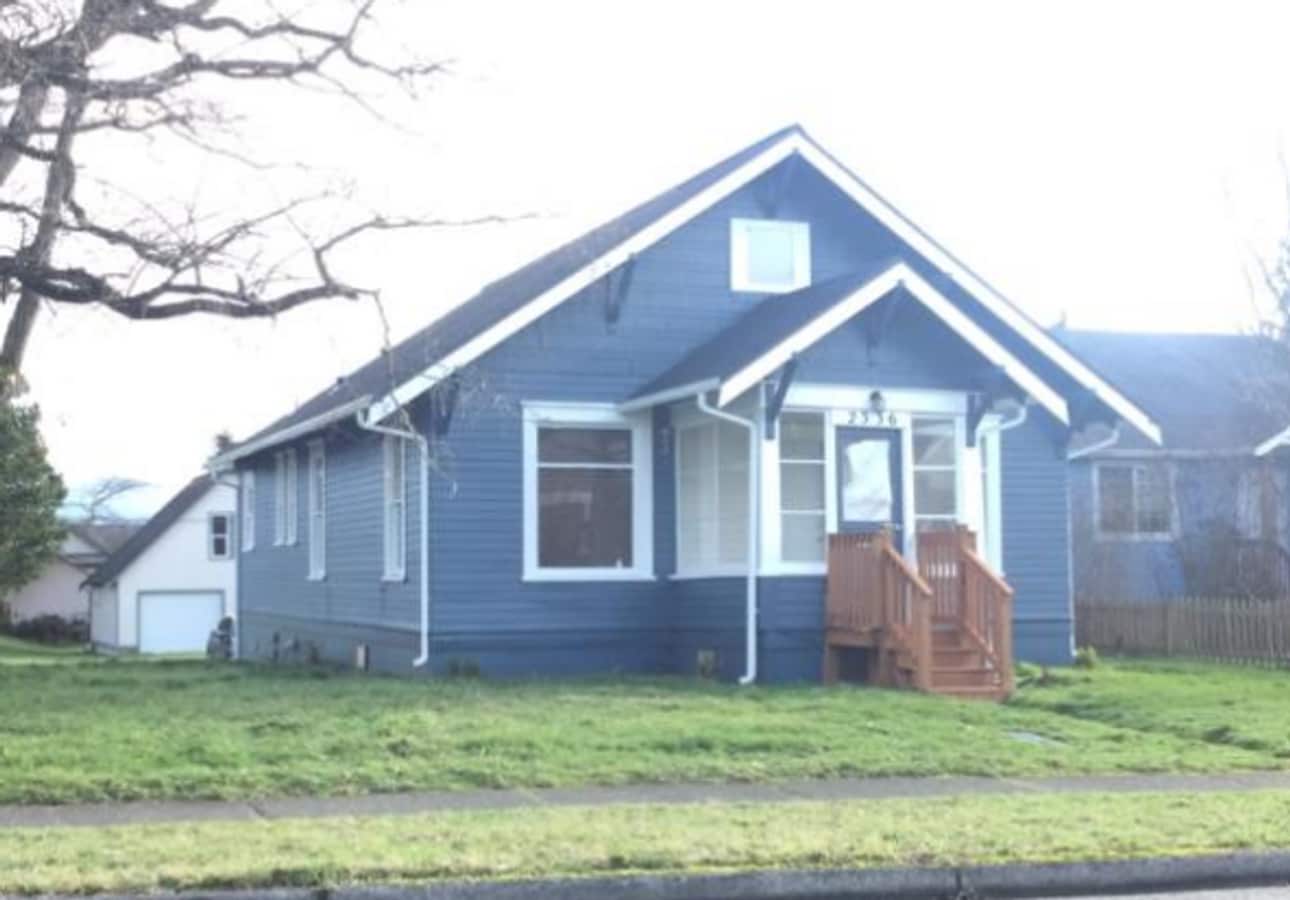 4 Bedroom Home for Rent with Patio - 4 Bedroom Home for Rent with Patio
