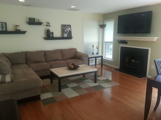 Building Photo - 131 Country Club Dr Unit The Pointe Rental