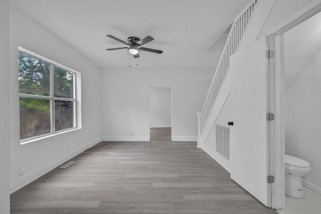 Photo - 1128 W Broadway St
