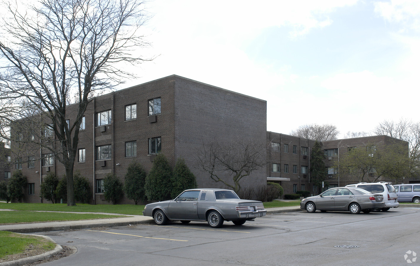 Crystal Terrace Apartments - Crystal Terrace Apartments