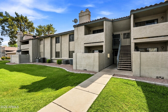 Building Photo - 533 W Guadalupe Rd Unit 1016