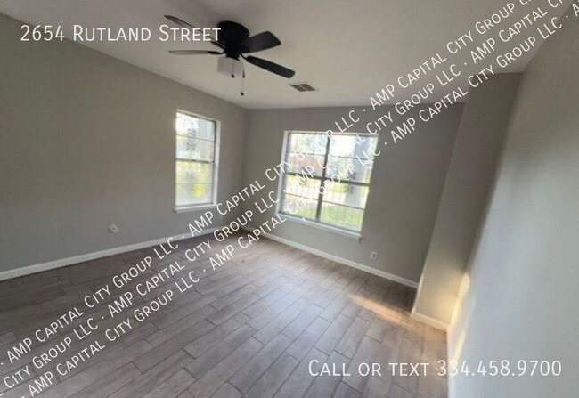 Photo - 2654 Rutland St