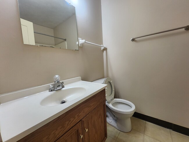 Photo - 208 Heritage Cir