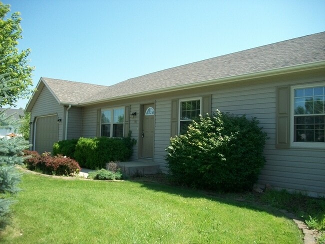 Building Photo - 540 Arrowhead Dr