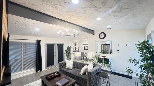 Photo - 2604 Nelwin Pl