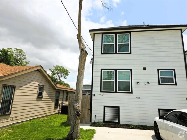 Building Photo - 4114 Majestic St Unit B Rental