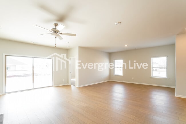 Photo - 100 Chain Bridge Circle