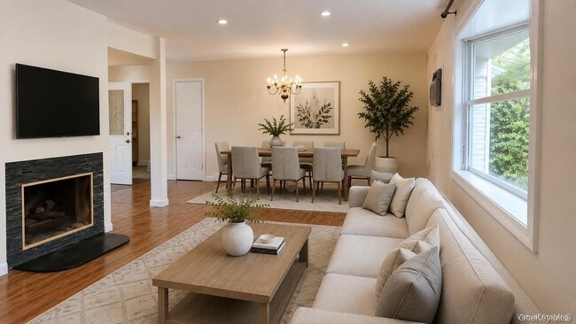 43 Flagstone Ln