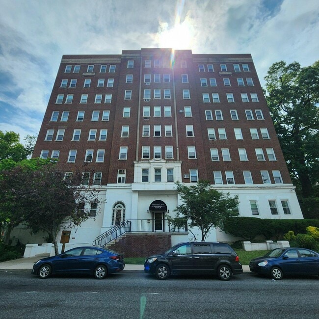 Building Photo - 400 W Hortter St Unit 206