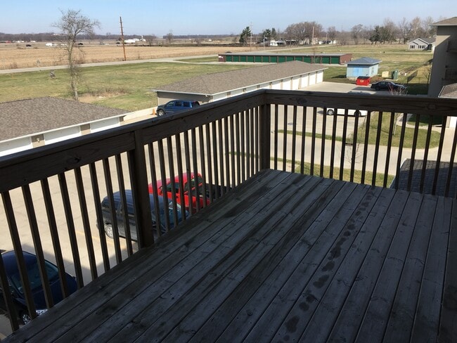 Large Deck - 131 Oakridge Ave Unit 5