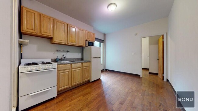 Building Photo - 328 E 14th St Unit 16 Rental