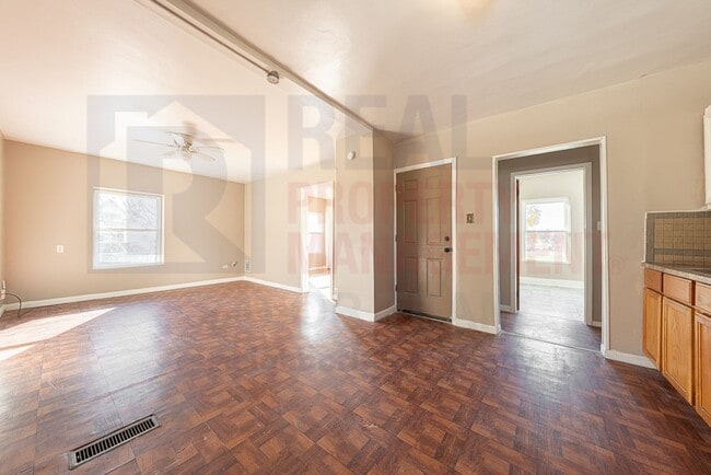 Photo - 4242 Mapledale Ave Unit #2