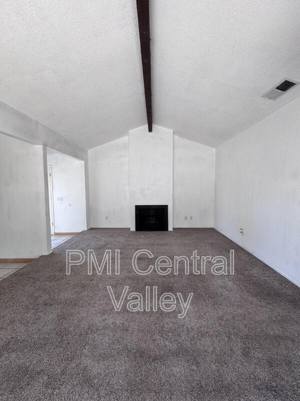 Photo - 1526 Silver Creek Cir