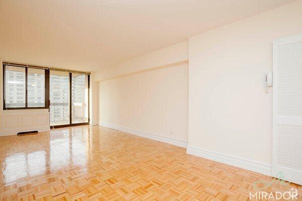 Building Photo - 1 bedroom in New York NY 10023 Unit 21J Rental