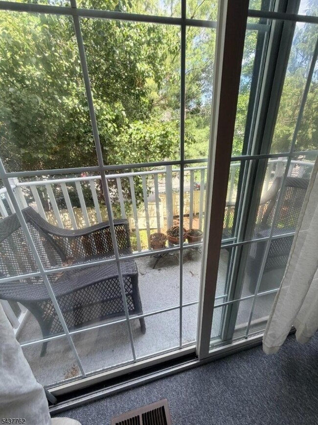 Photo - 102 Riverwalk Way