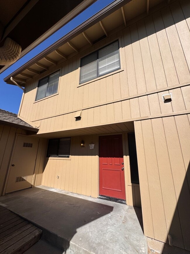 1844 Cherokee Dr