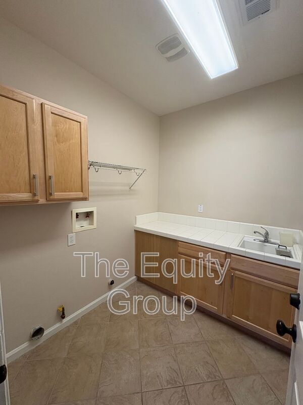 Photo - 4911 W Elkhorn Ave