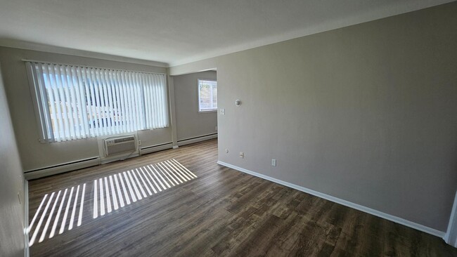 Photo - 1820 Bromley St Apartment