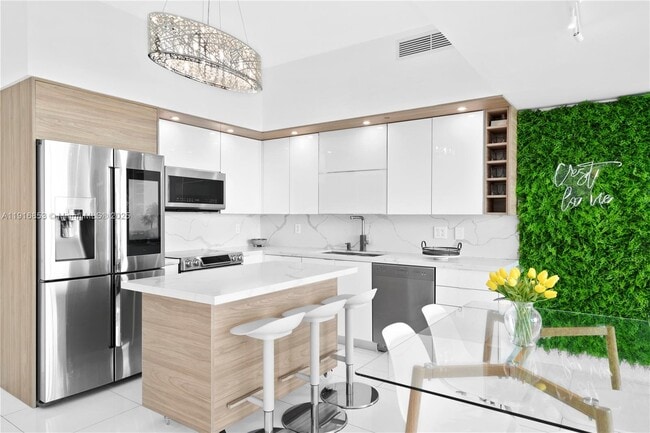 Photo - 92 SW 3rd St Unit 5112