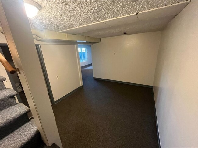 Photo - 1652 Bishop Rd