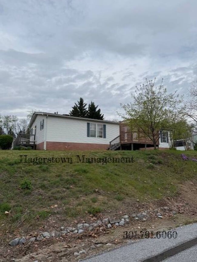 Photo - 3 Bedroom, 2 Bath Manufactured Home in Highland Manor