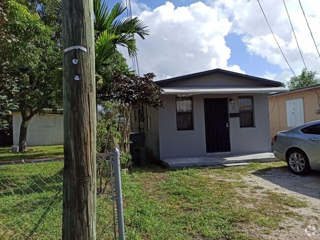 Building Photo - 812 NW 4th Ave Rental