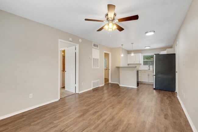 1518 Broadmoor Dr