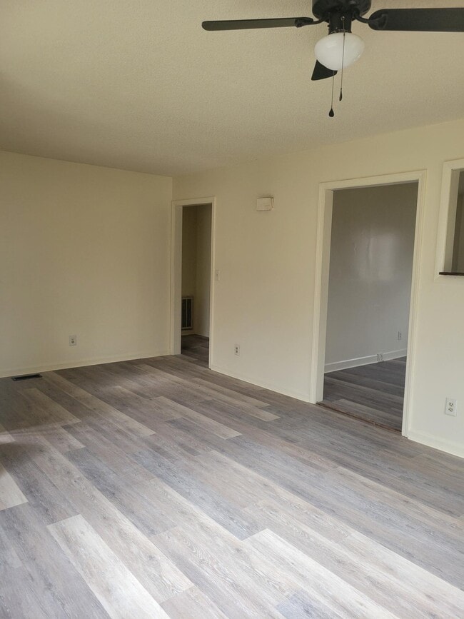 Photo - 71 Fox Den Ln