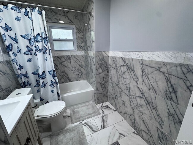 Photo - 405 W Ferry St