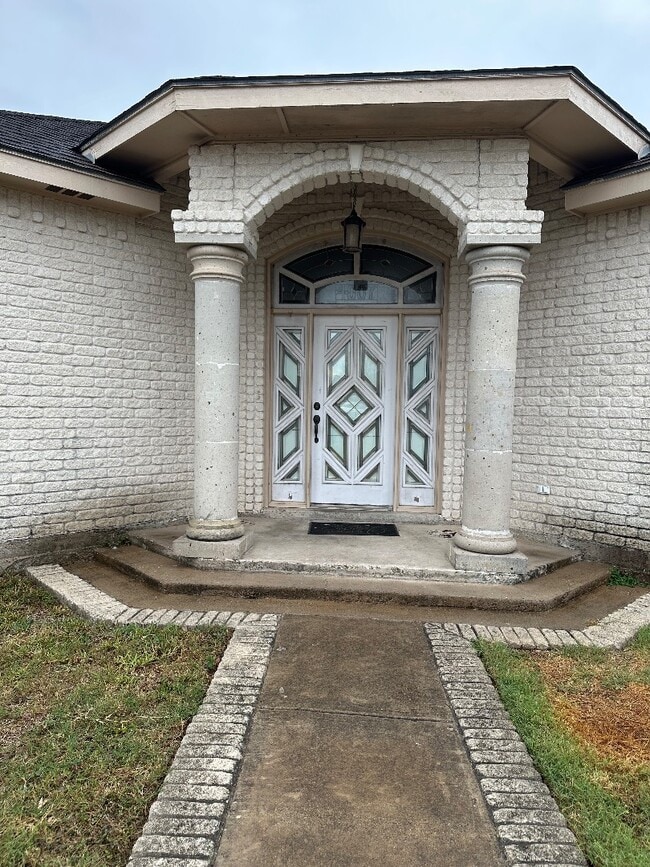 Building Photo - 4007 Zuley St