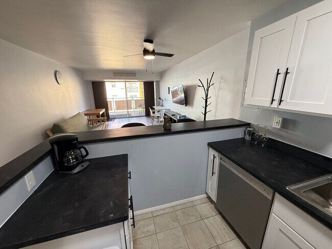 Photo - 1121 Albion St Unit 508