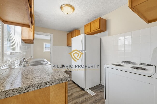 Photo - Updated 3 Bedroom Near Forest Manor, Available NOW!