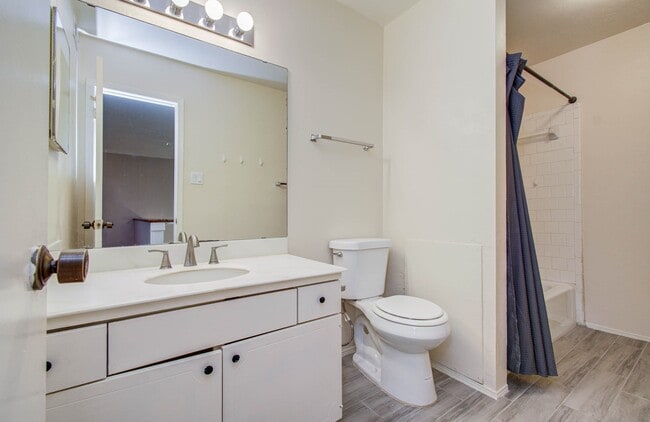 Building Photo - 12633 Memorial Dr