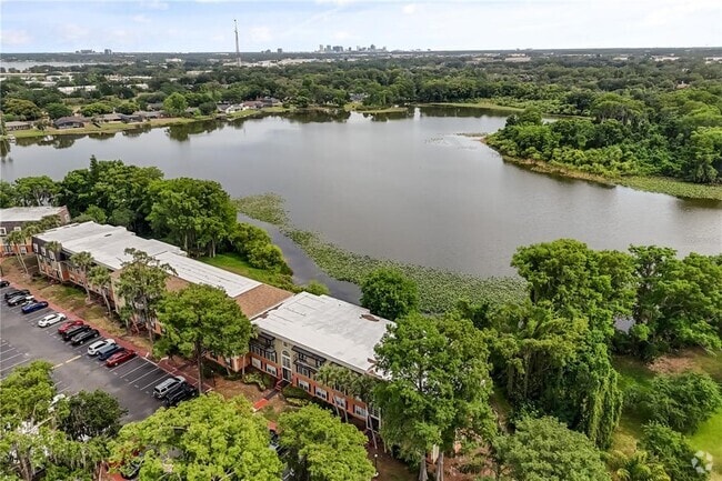 Building Photo - 4038 Versailles Dr Unit 4038C Rental