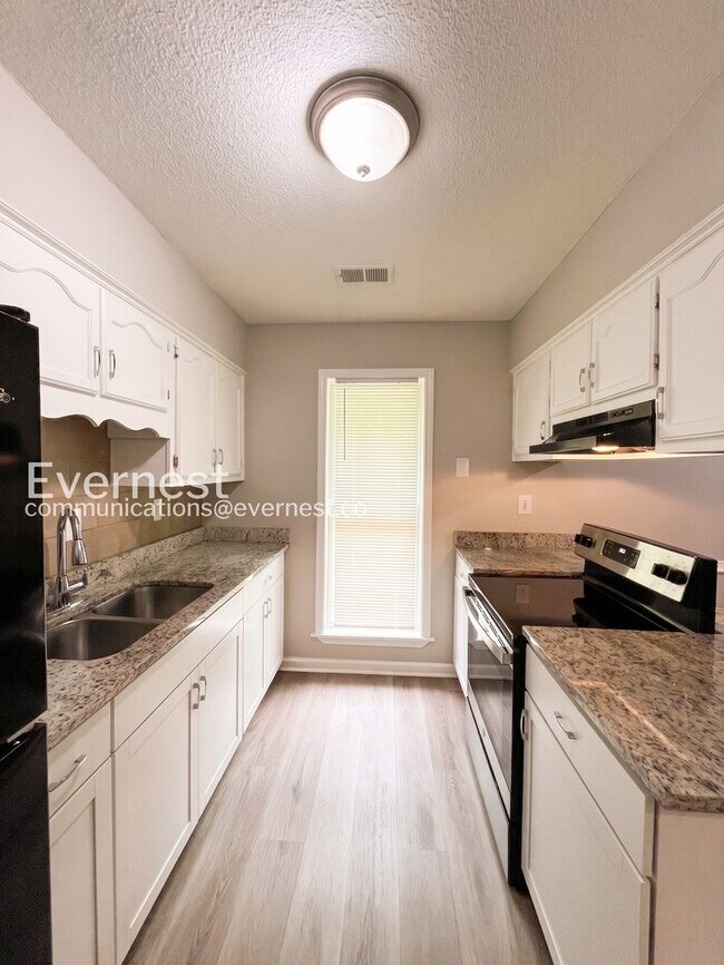 Photo - 6445 Collinwood Rd