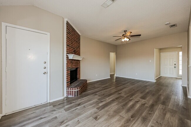 Photo - 1041 Glencrest Dr