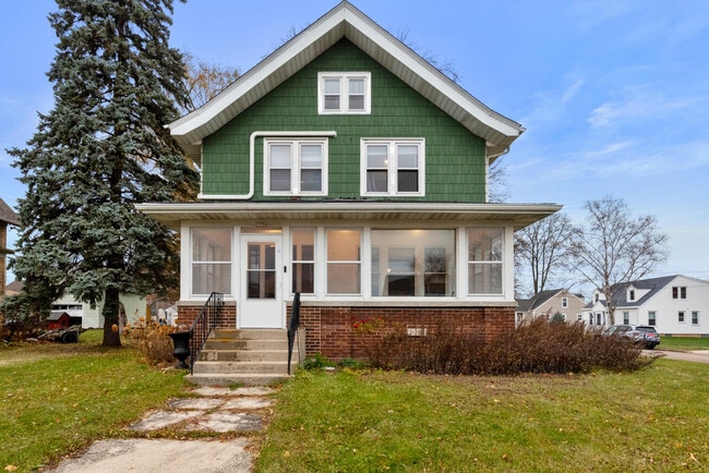 Photo - 1136 Fond Du Lac Ave