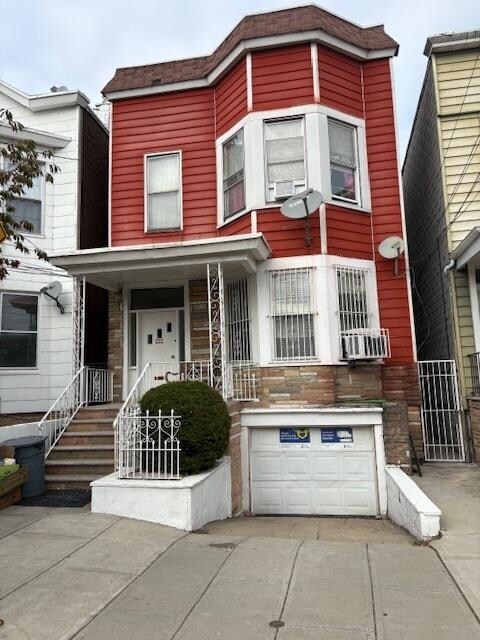 Building Photo - 222 47th St Rental