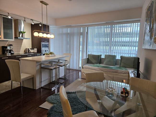 Photo - 17 Charlotte St Unit FL4-ID1347725P