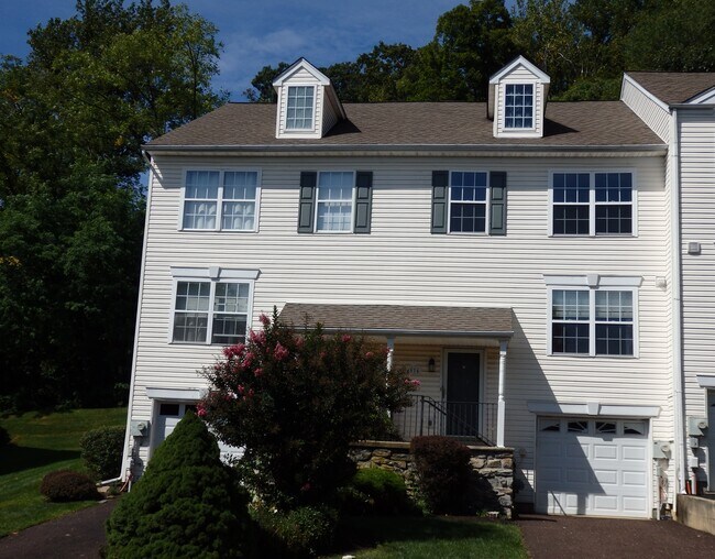 4574 Louise Saint Claire Dr