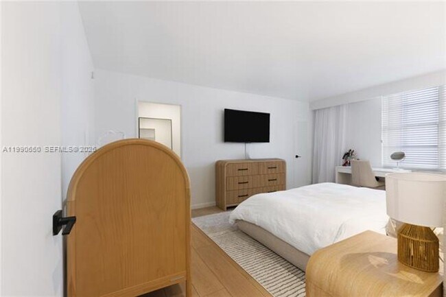 Photo - 5161 Collins Ave Unidad 5161 Collins Ave # 411