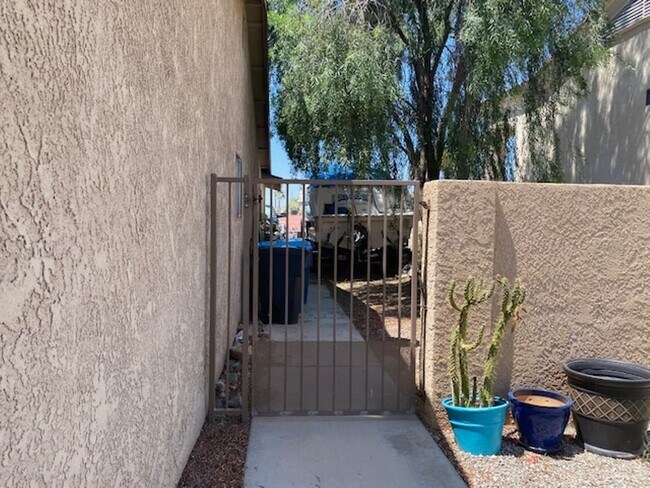 Photo - 2592 Beverly Glen Dr