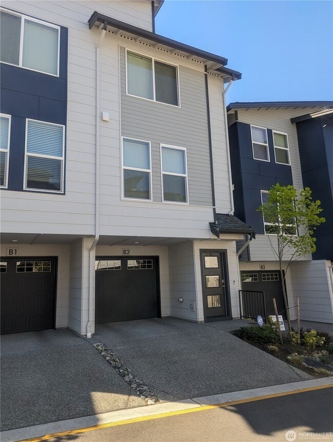 Building Photo - 3bd/2.5ba Lynnwood Townhome