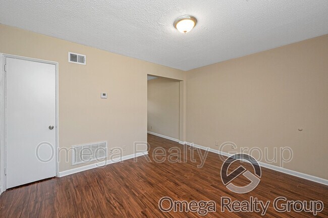 Photo - 600 S Broadway Ave Unit Apt J2