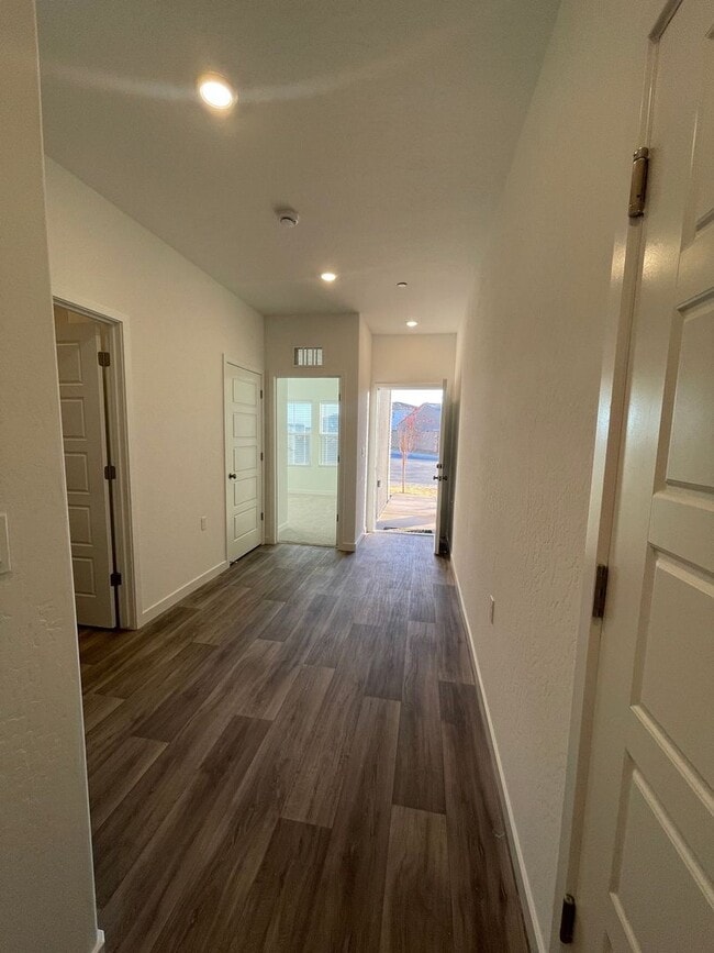 Photo - Modern Luxury Living in Madera!