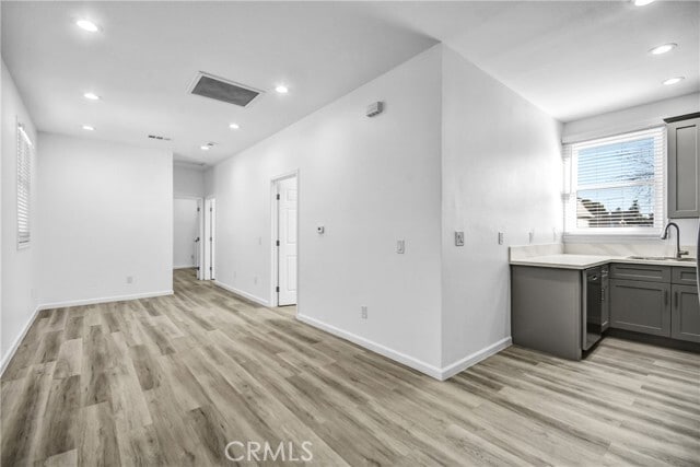 Photo - 696 E 9th St