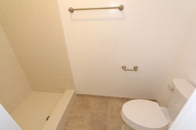 Encino Woodley Apartments